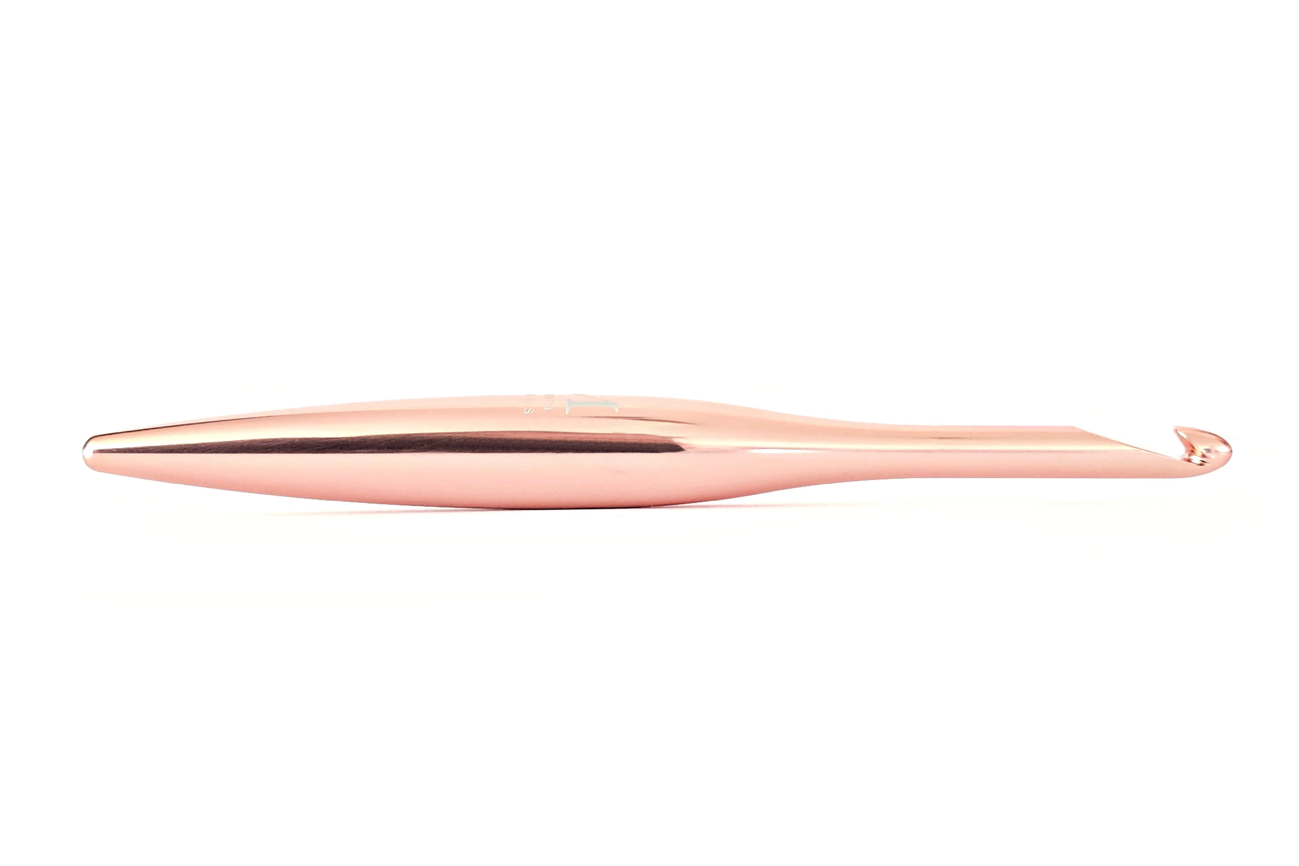 Blush Streamline Metal Crochet Hooks