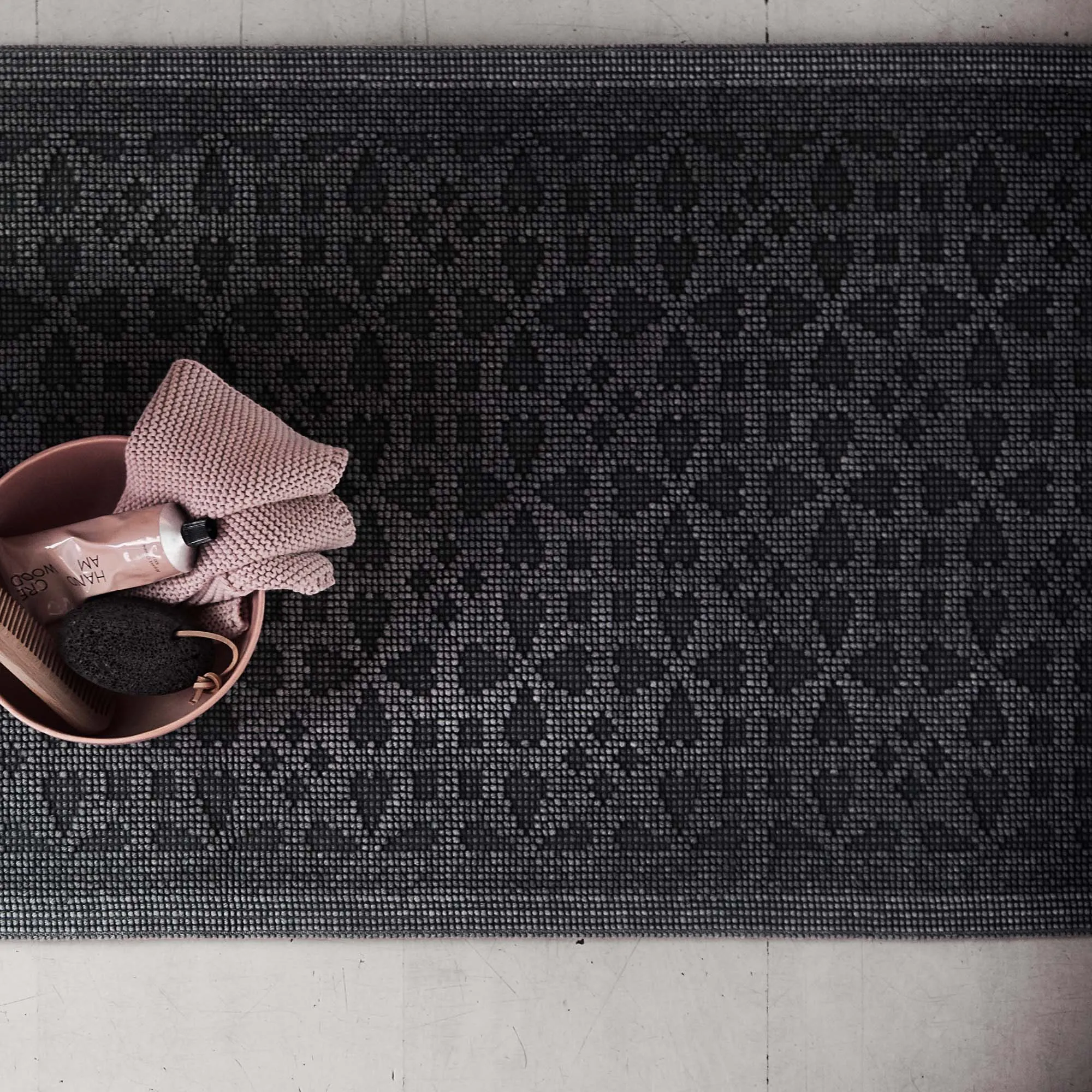 Qasita Bath Mat [Charcoal]
