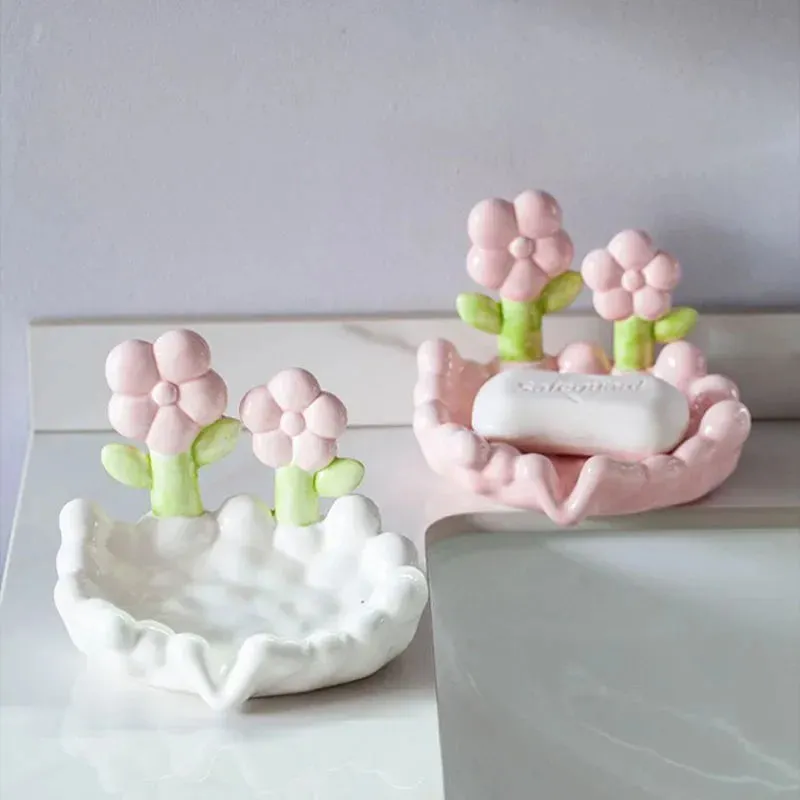 SINOTAO  -  Creative Ceramic Flower Soap Box Drain Three-dimensional White Flower Soap Dish Bathroom Sink Shelf Bathroom Decor Accessories